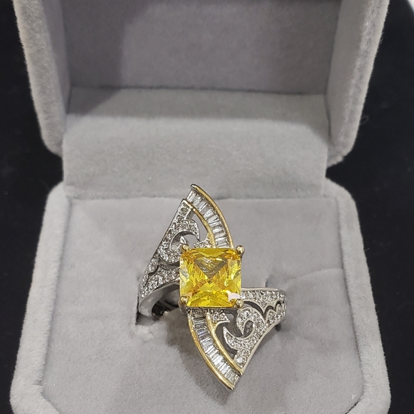 Ladies 925 Silver Yellow Sapphire Fashion RIng - Picture 2 of 7